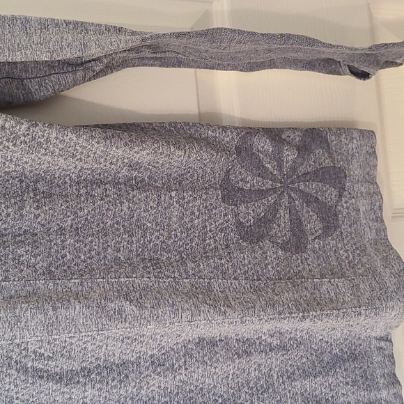 NIKE GRAY SWEATSHIRT WITH THUMB HOLES - Picture 9 of 9